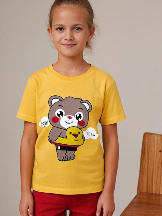 لباس کودکانه گربه ای در تن دختر بچه